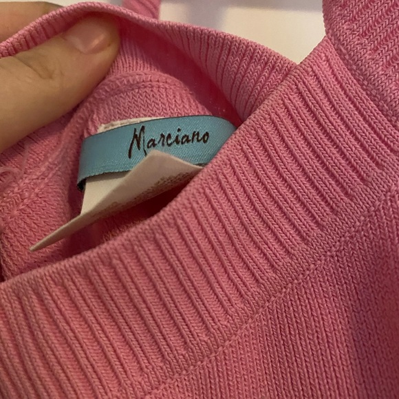 Beautiful pink top - Picture 3 of 3